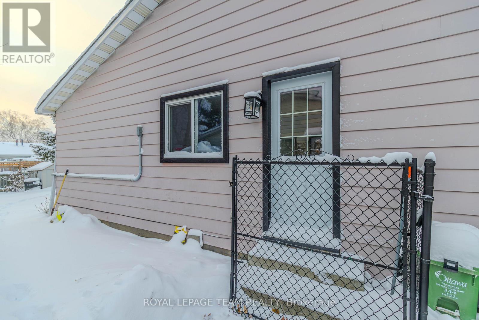 B - 37 Ballantrae Way, Ottawa, ON - Outdoor With Exterior