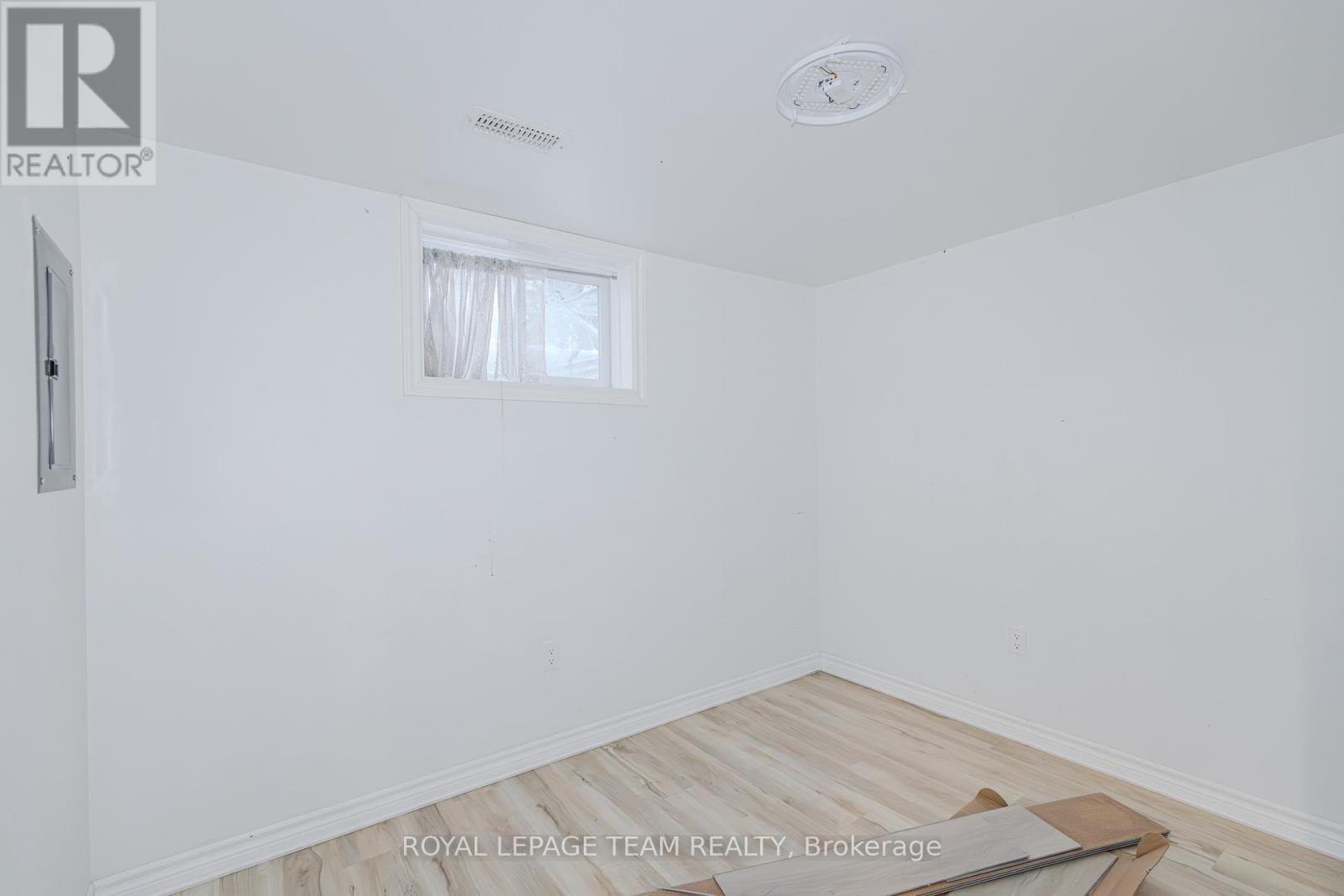 B - 37 Ballantrae Way, Ottawa, ON - Indoor Photo Showing Other Room