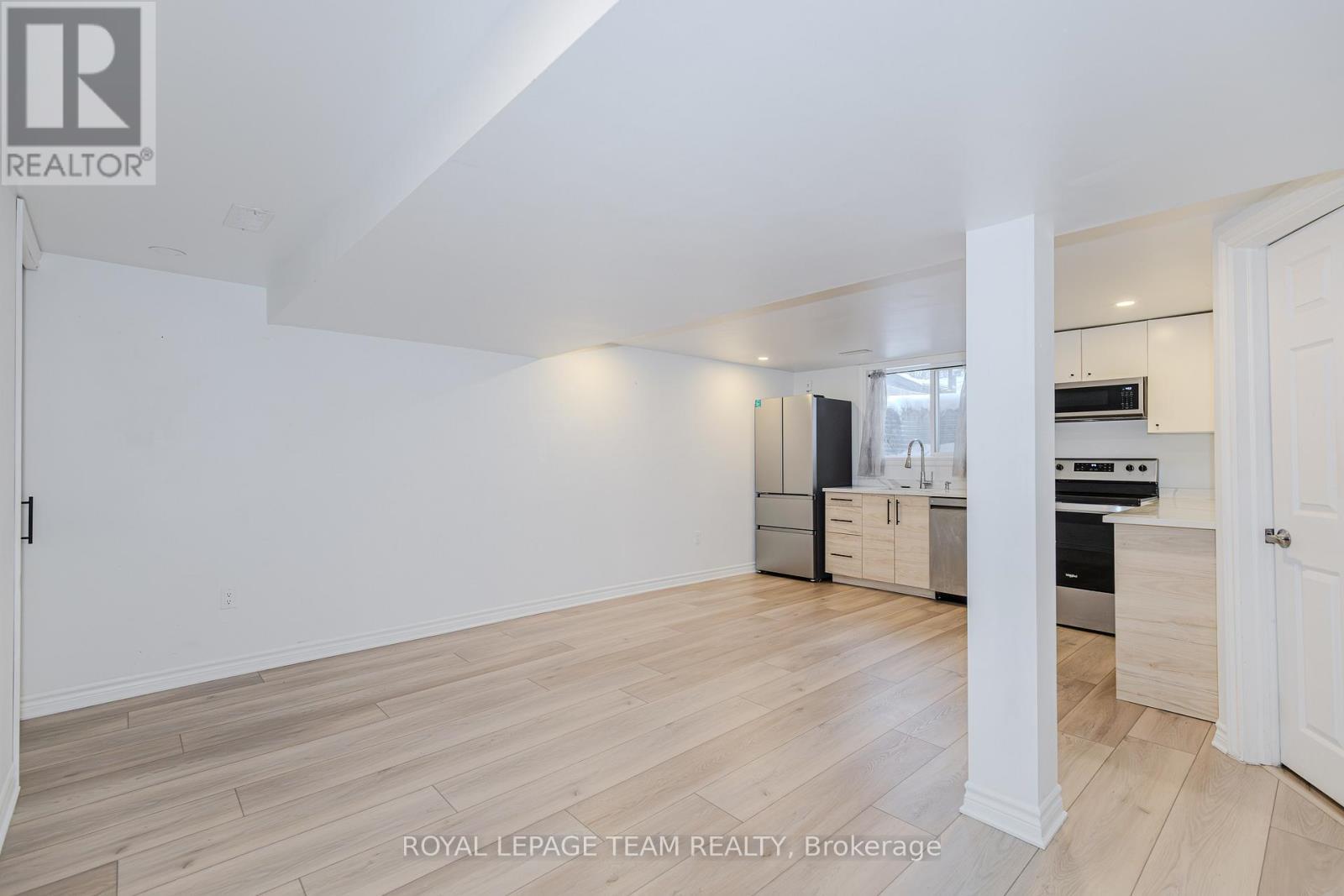 B - 37 Ballantrae Way, Ottawa, ON - Indoor