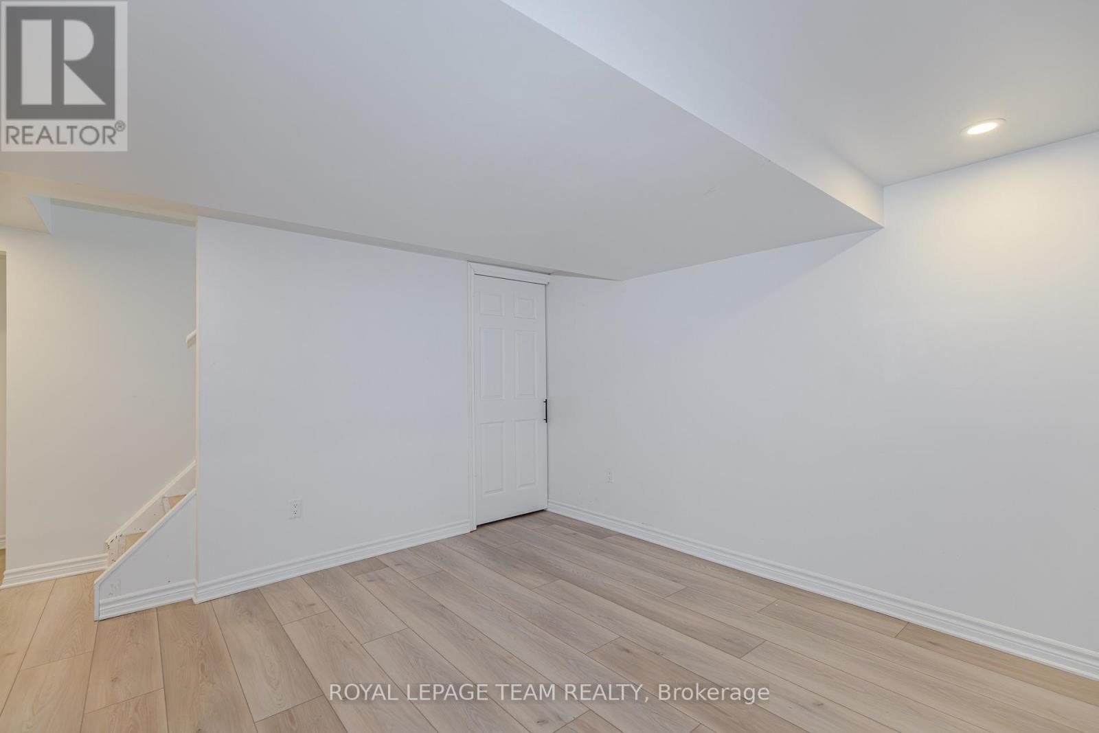 B - 37 Ballantrae Way, Ottawa, ON - Indoor Photo Showing Other Room