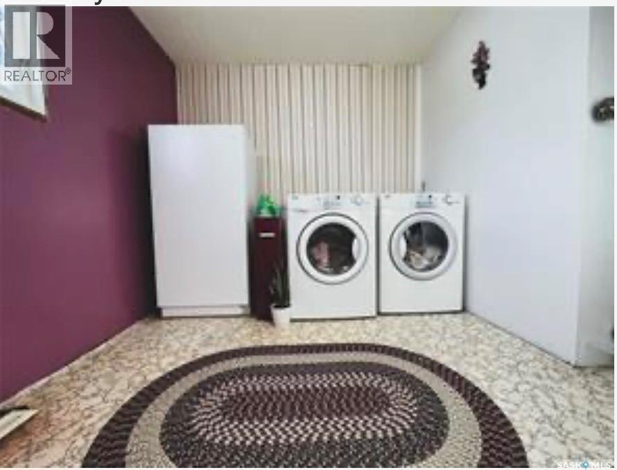 500 Reed Street, Morse, SK - Indoor Photo Showing Laundry Room