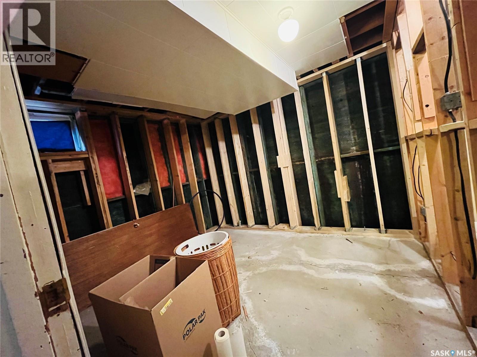 500 Reed Street, Morse, SK - Indoor Photo Showing Other Room
