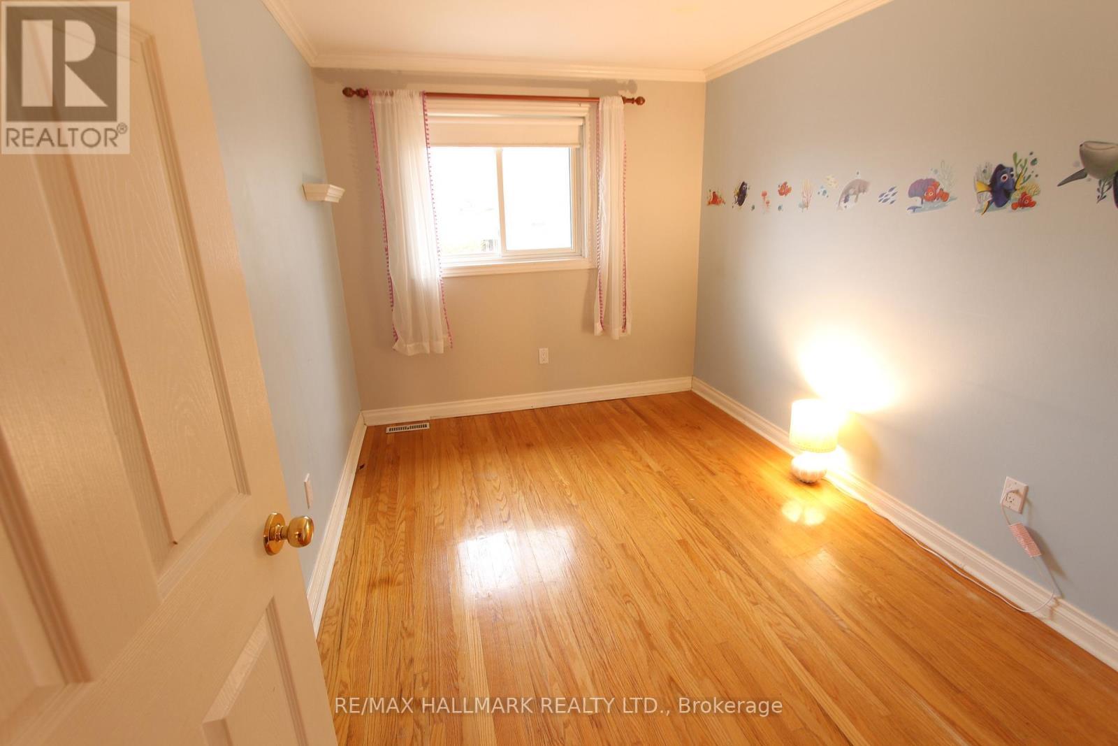 Upper Unit - 8 Meadowland Avenue, Barrie, ON - Indoor Photo Showing Other Room