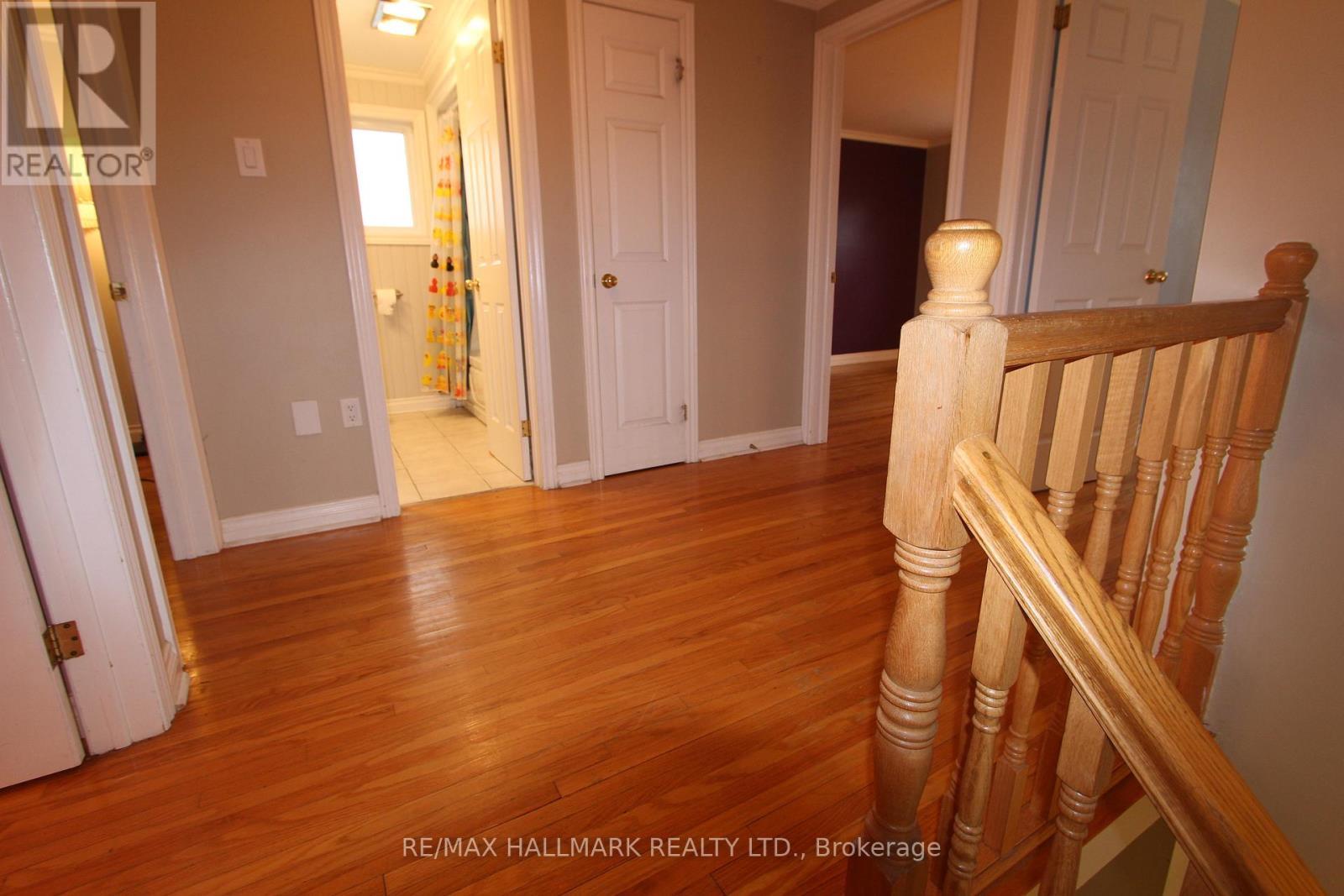 Upper Unit - 8 Meadowland Avenue, Barrie, ON - Indoor Photo Showing Other Room