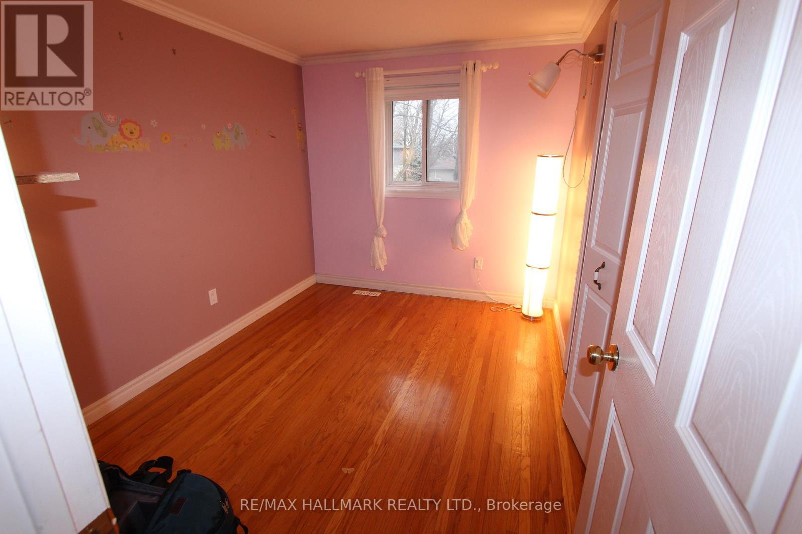 Upper Unit - 8 Meadowland Avenue, Barrie, ON - Indoor Photo Showing Other Room