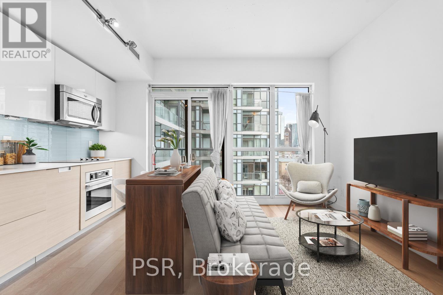 1002 - 210 Simcoe Street, Toronto, ON - Indoor