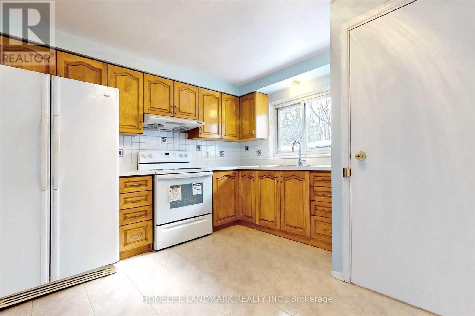 Main - 57 Ardgowan Crescent, Toronto, ON - Indoor Photo Showing Kitchen