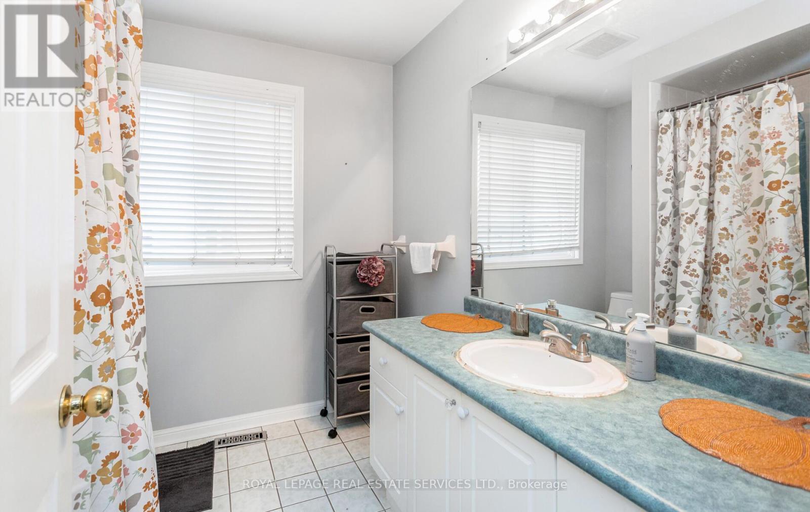5050 Bunton Crescent, Burlington, ON - Indoor Photo Showing Bathroom