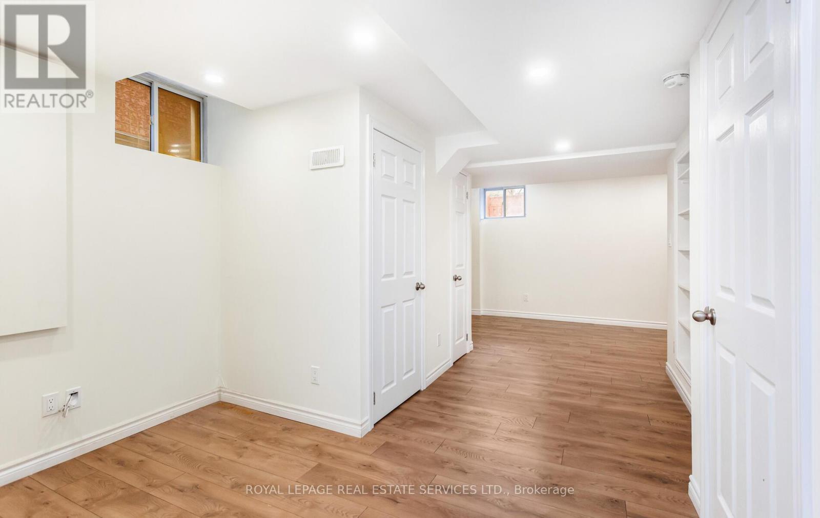 5050 Bunton Crescent, Burlington, ON - Indoor Photo Showing Other Room