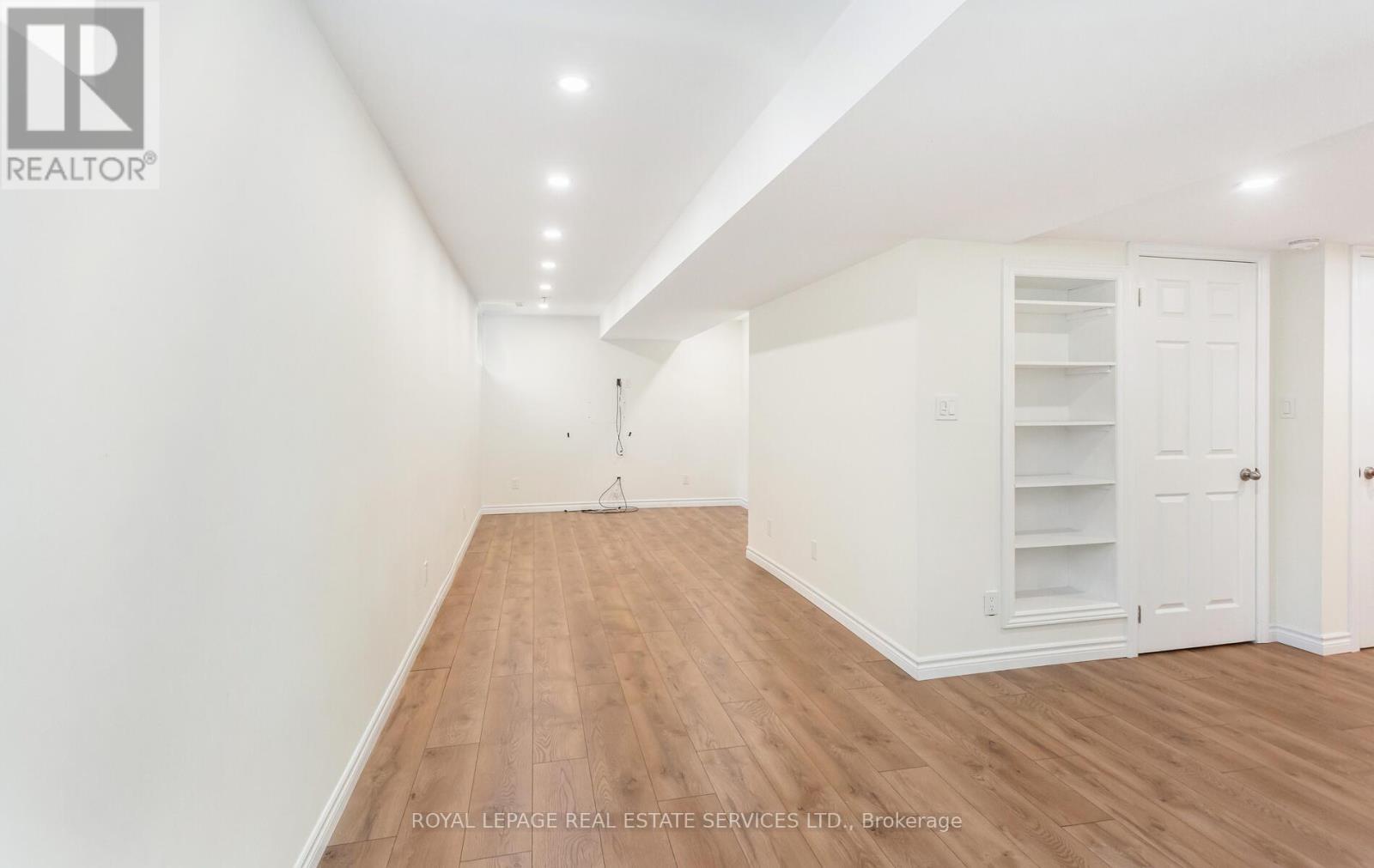 5050 Bunton Crescent, Burlington, ON - Indoor Photo Showing Other Room