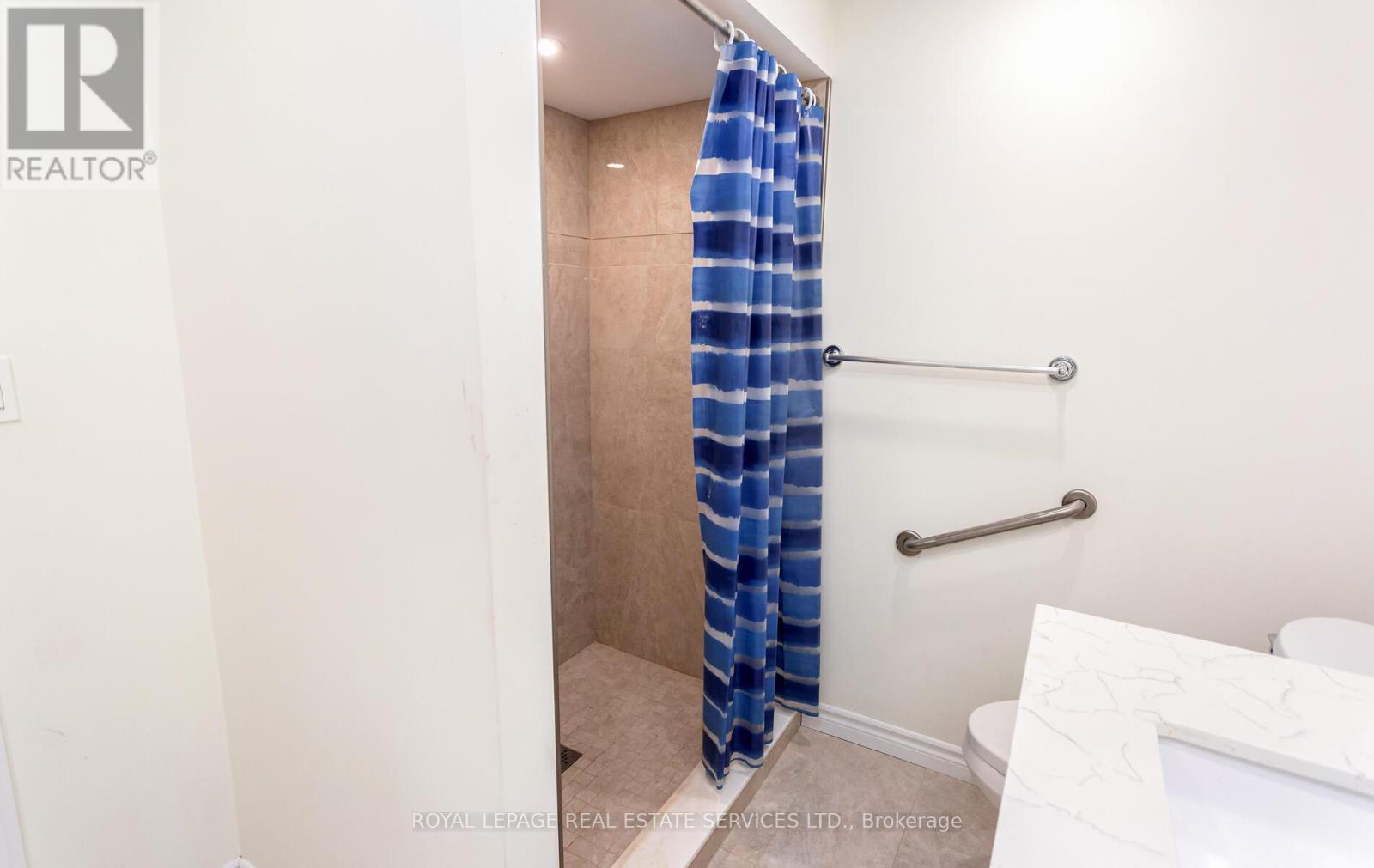 5050 Bunton Crescent, Burlington, ON - Indoor Photo Showing Bathroom