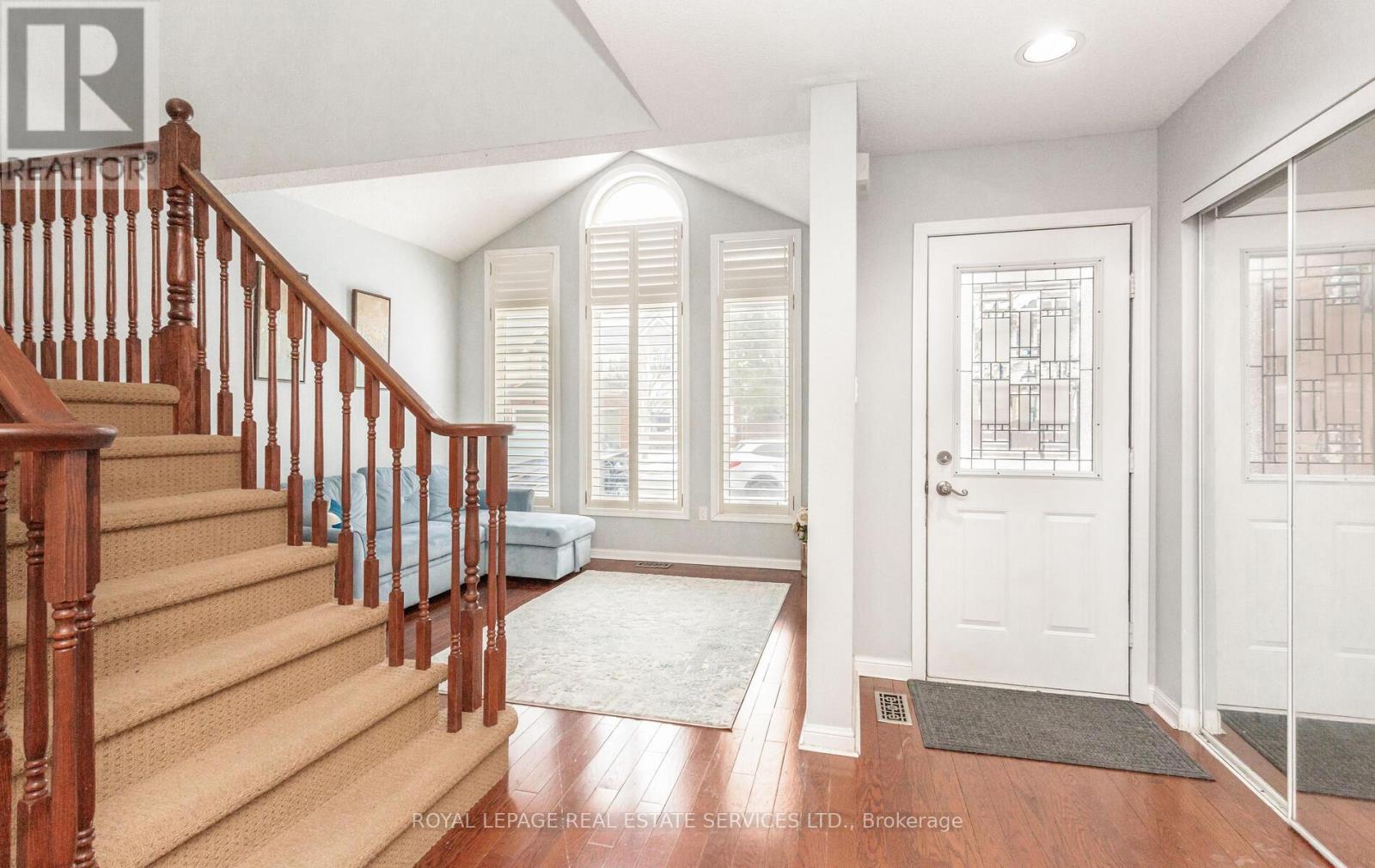 5050 Bunton Crescent, Burlington, ON - Indoor Photo Showing Other Room