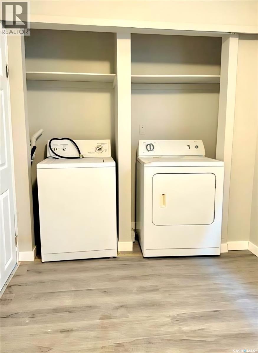 1450 Alexandra Street, Regina, SK - Indoor Photo Showing Laundry Room