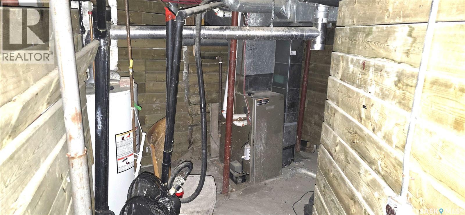 1450 Alexandra Street, Regina, SK - Indoor