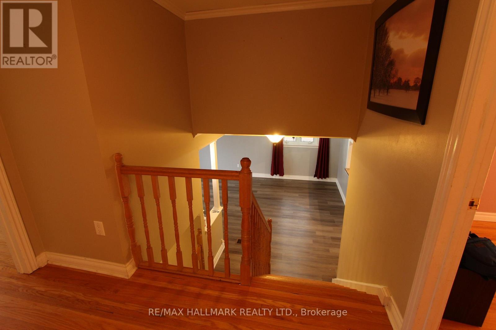 Entire House - 8 Meadowland Avenue, Barrie, ON - Indoor Photo Showing Other Room