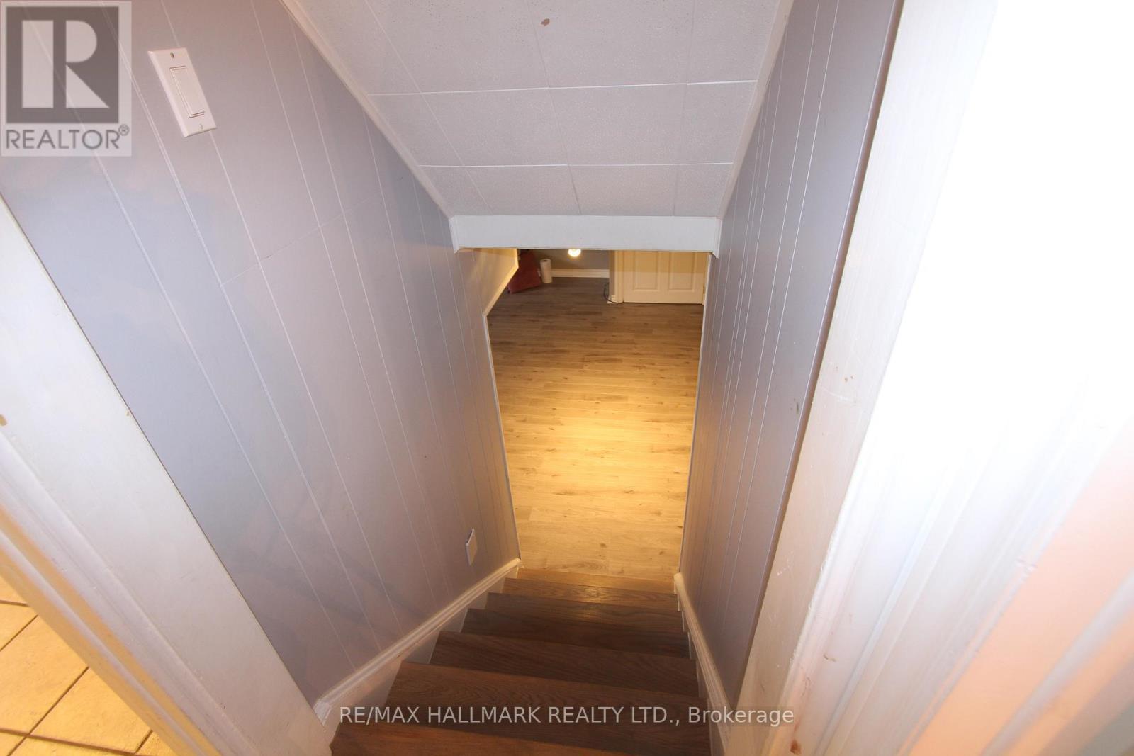 Entire House - 8 Meadowland Avenue, Barrie, ON - Indoor Photo Showing Other Room