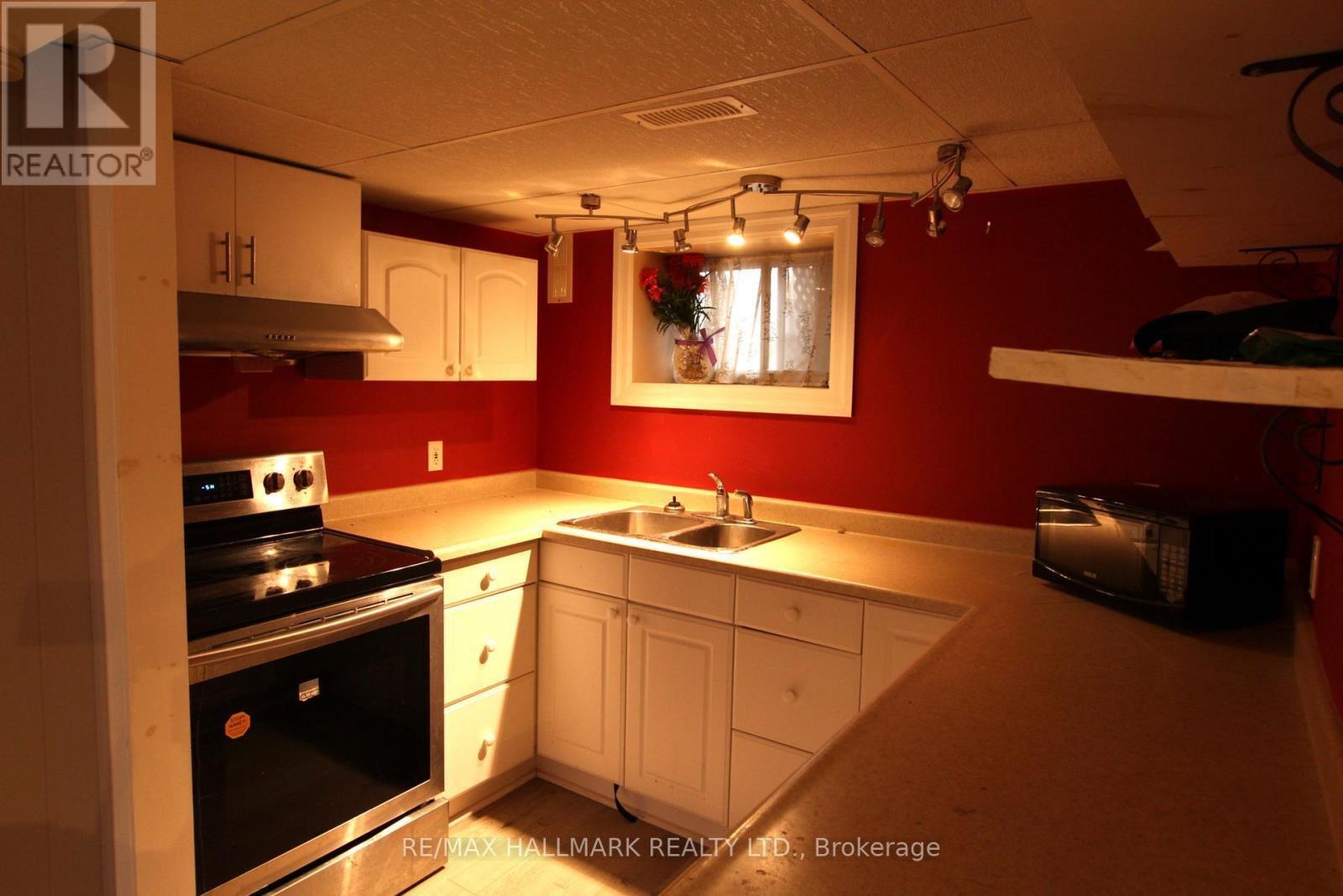 Entire House - 8 Meadowland Avenue, Barrie, ON - Indoor Photo Showing Kitchen With Double Sink