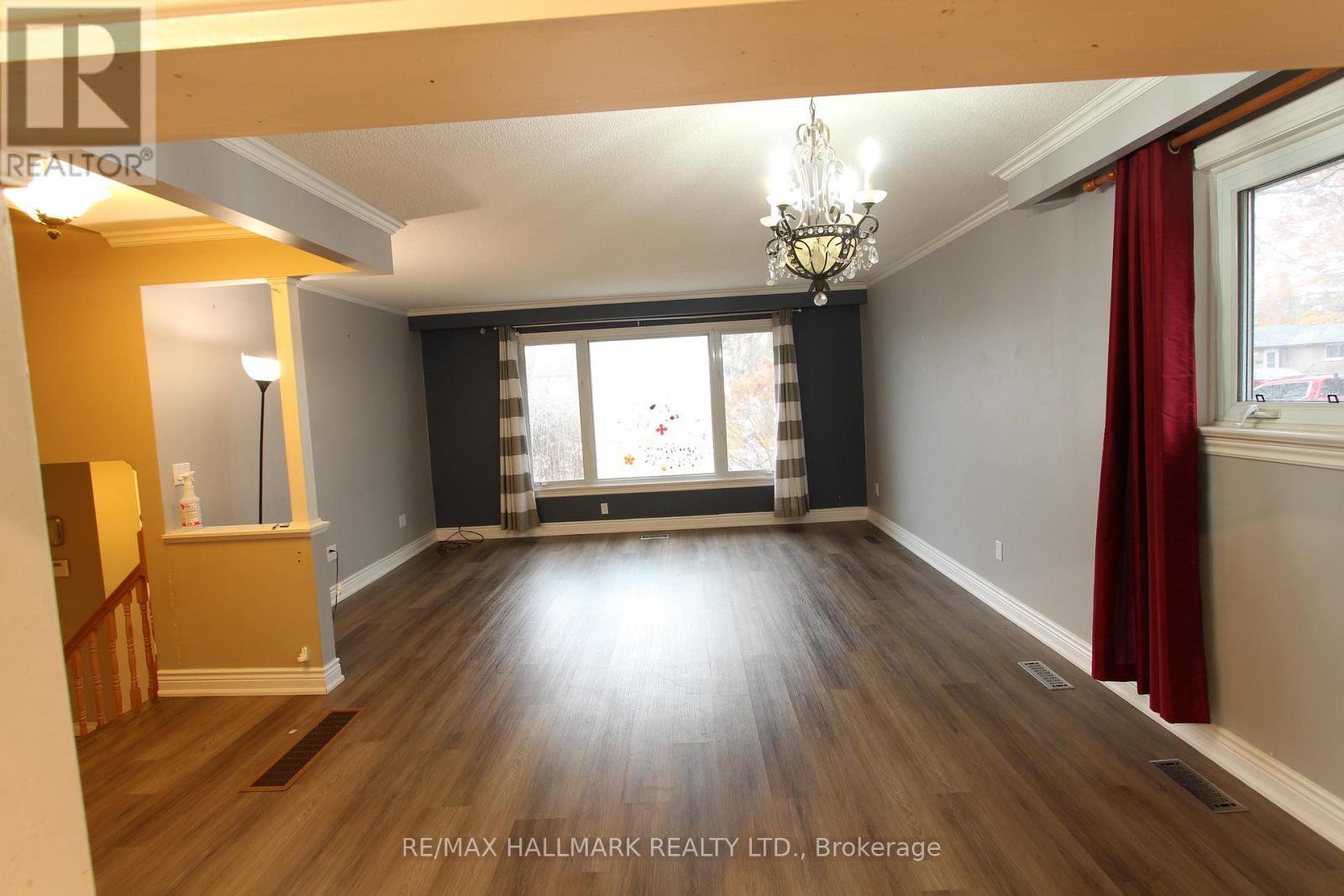 Entire House - 8 Meadowland Avenue, Barrie, ON - Indoor Photo Showing Other Room
