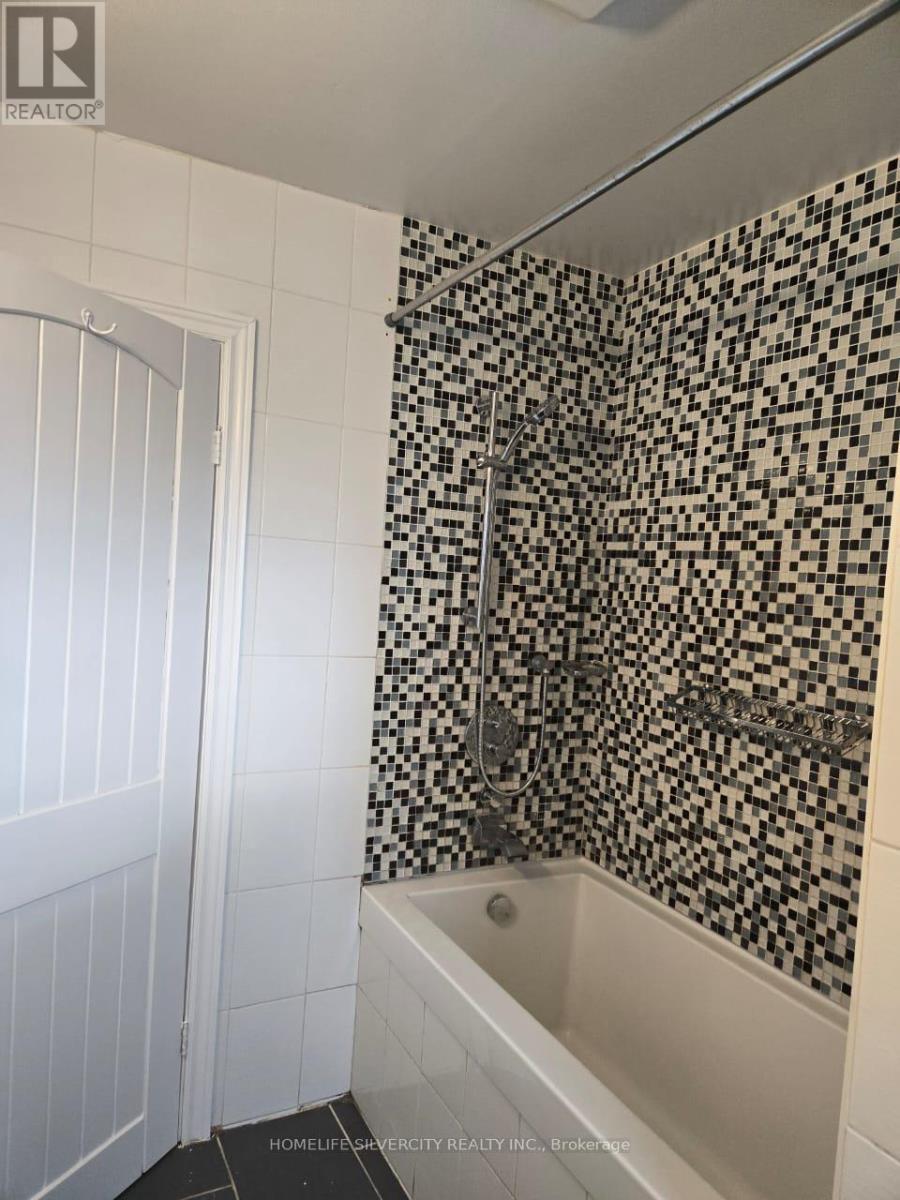 59 Bartonville Avenue W, Toronto, ON - Indoor Photo Showing Bathroom