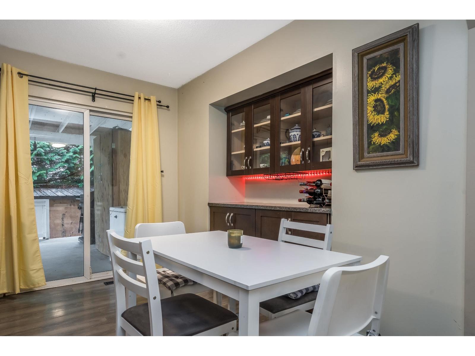 13288 64A Avenue, Surrey, BC - Indoor Photo Showing Dining Room