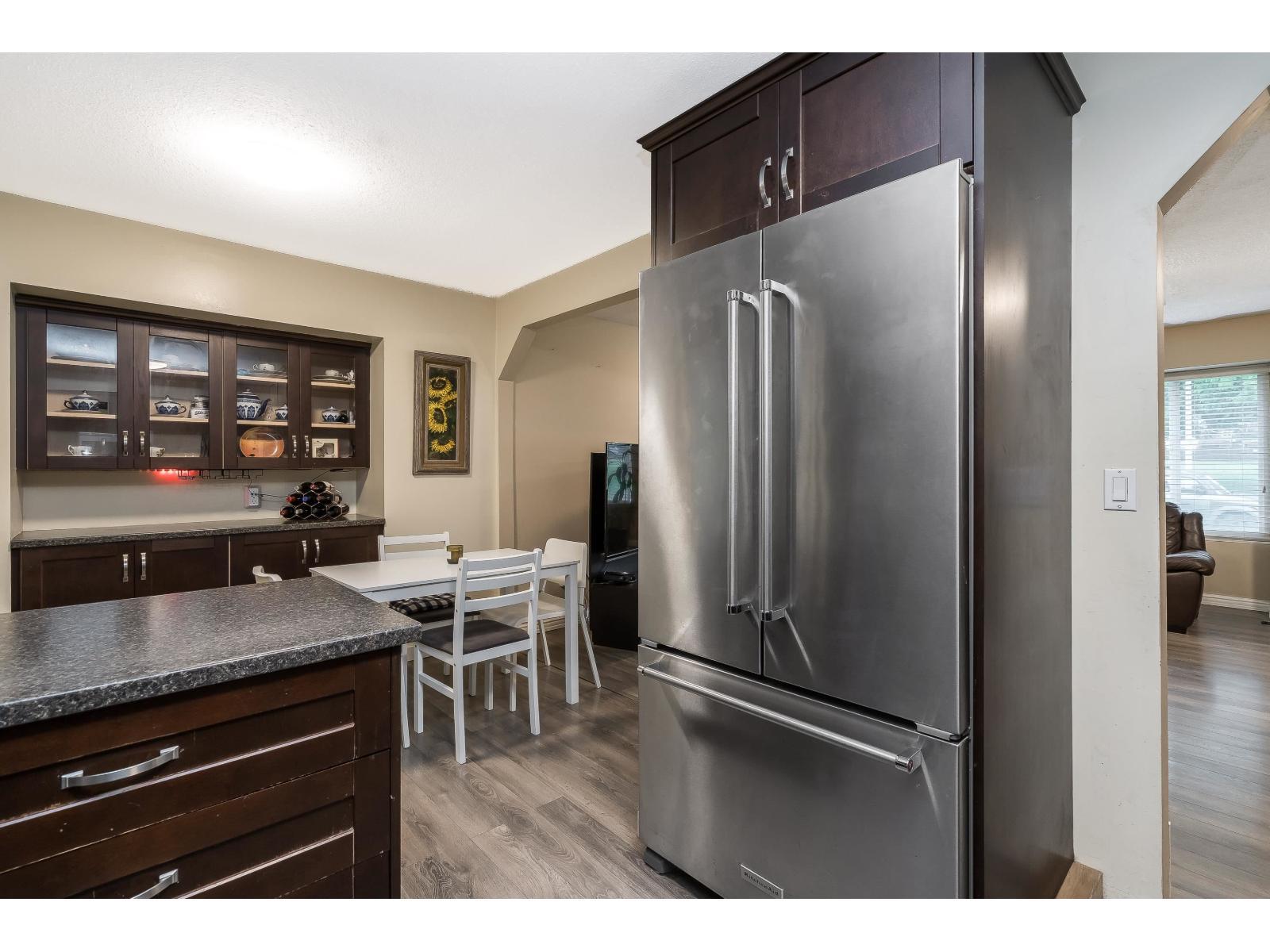 13288 64A Avenue, Surrey, BC - Indoor Photo Showing Kitchen
