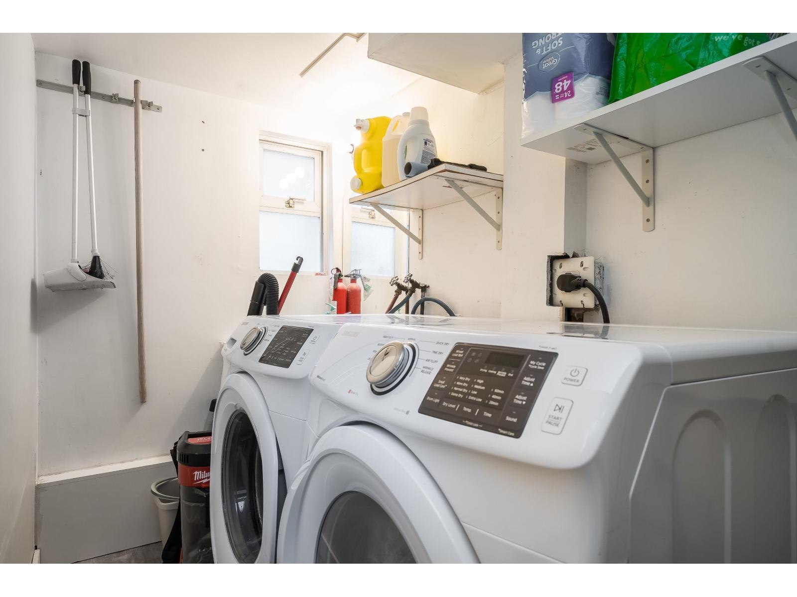 13288 64A Avenue, Surrey, BC - Indoor Photo Showing Laundry Room