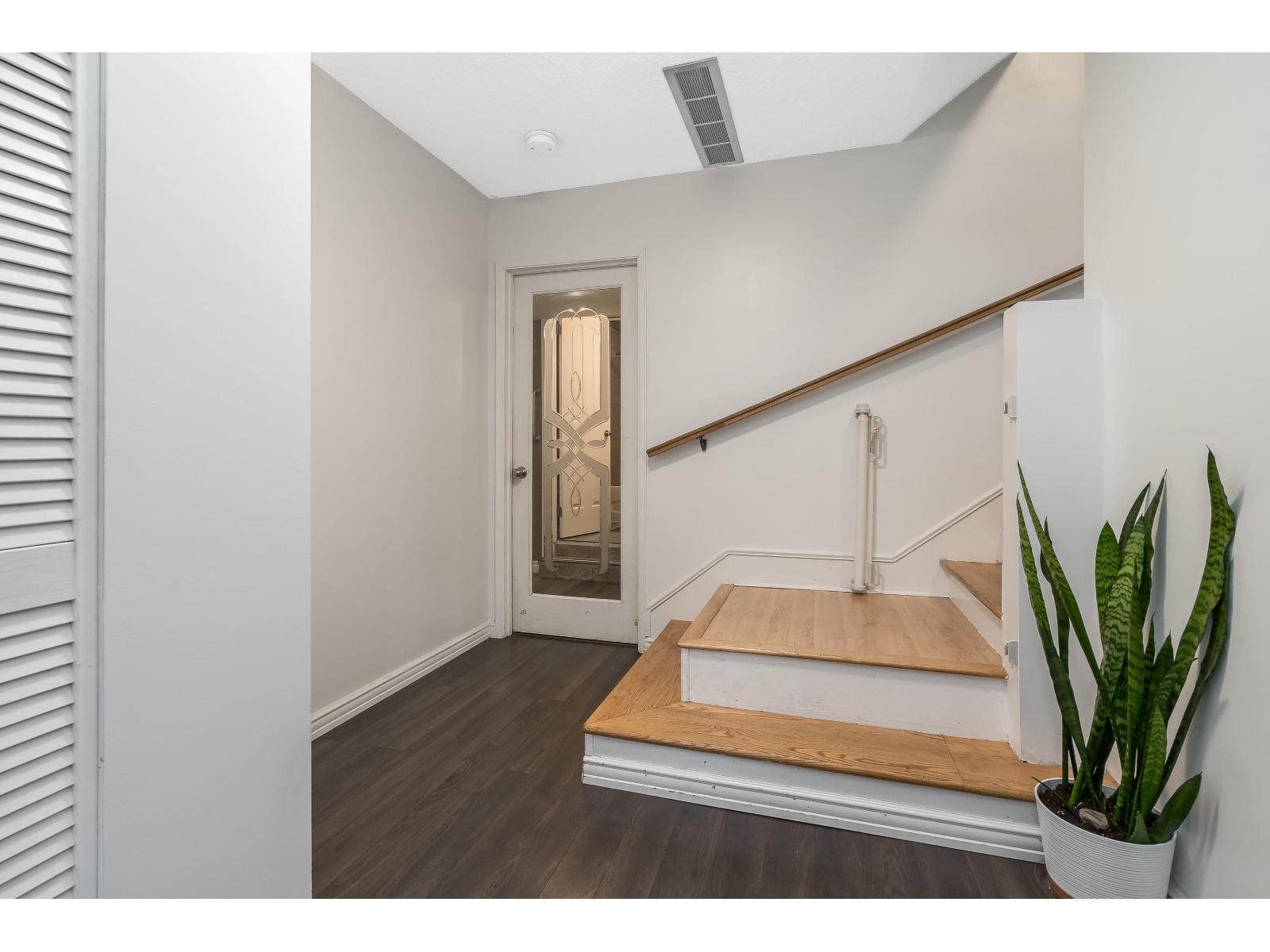 13288 64A Avenue, Surrey, BC - Indoor Photo Showing Other Room