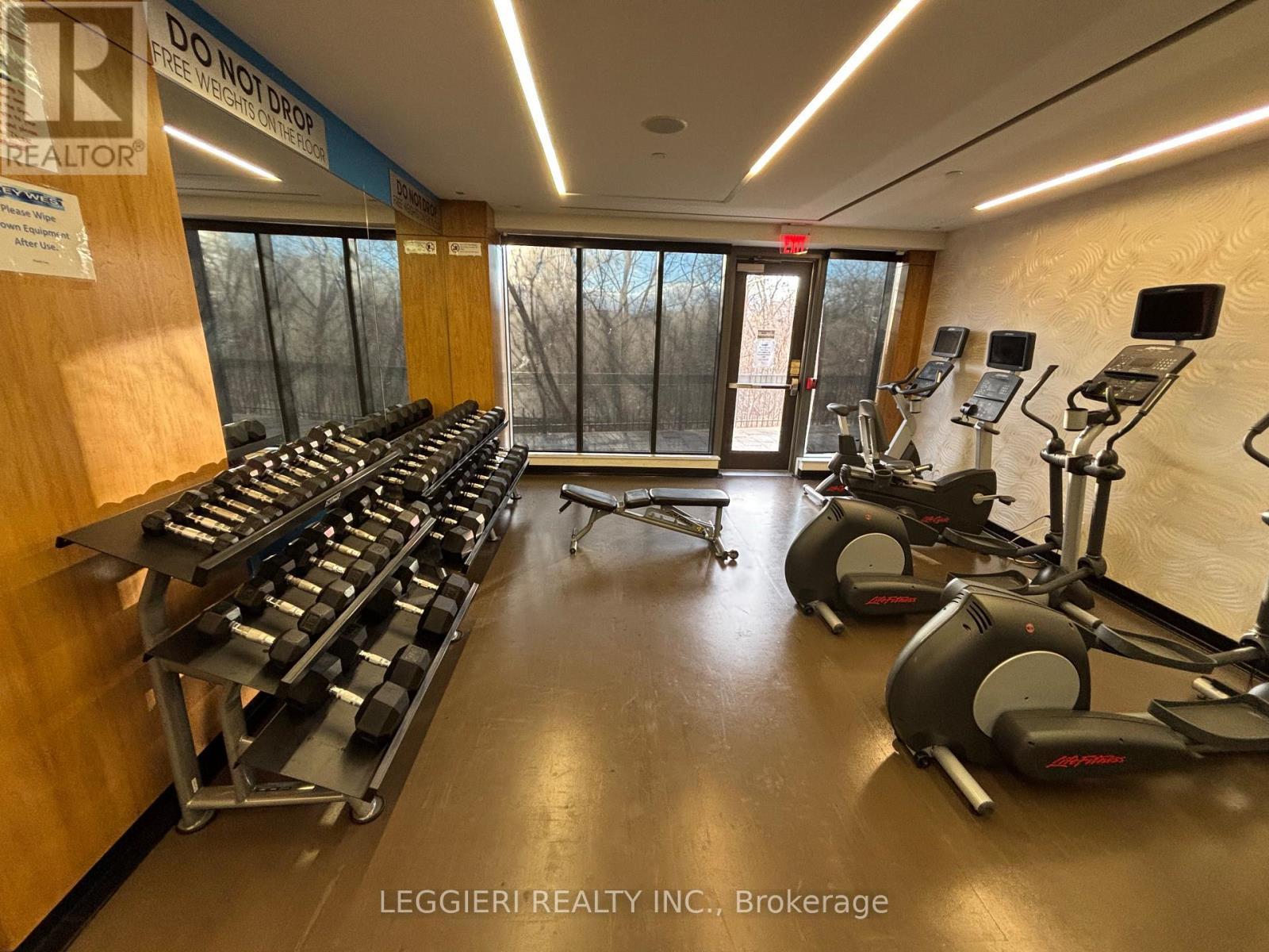 1404 - 36 Park Lawn Road, Toronto, ON - Indoor Photo Showing Gym Room