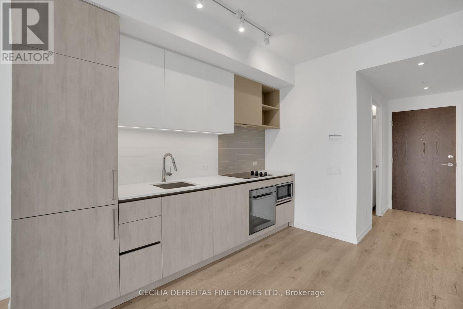4603 - 7890 Jane Street, Vaughan, ON - Indoor Photo Showing Kitchen