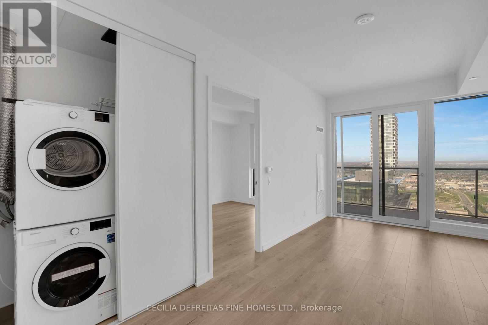 4603 - 7890 Jane Street, Vaughan, ON - Indoor Photo Showing Laundry Room