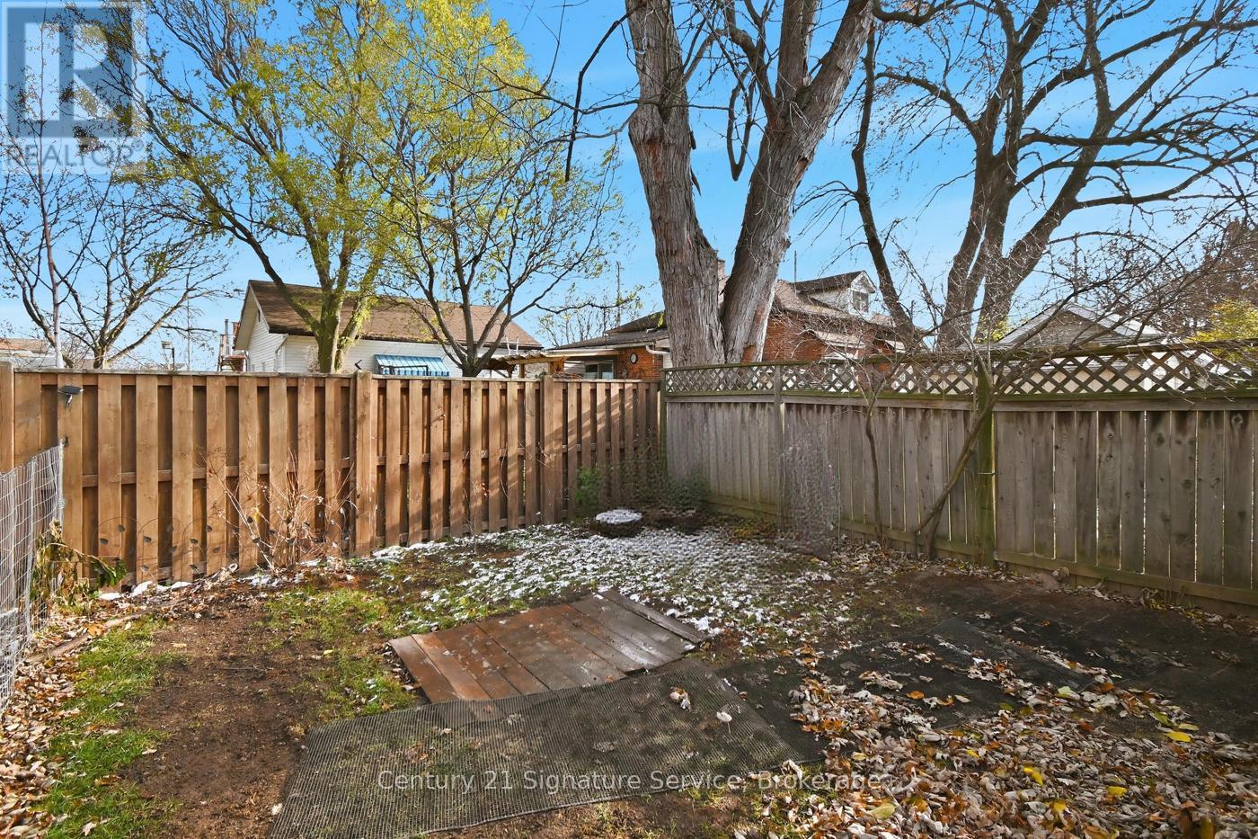 30 Louth Street, St. Catharines, ON - Outdoor