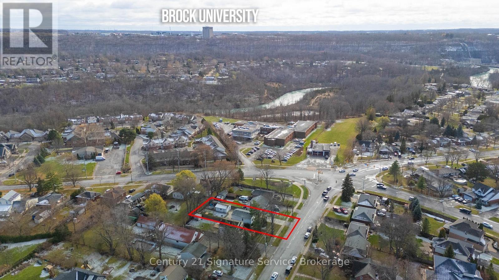 30 Louth Street, St. Catharines, ON - Outdoor With View