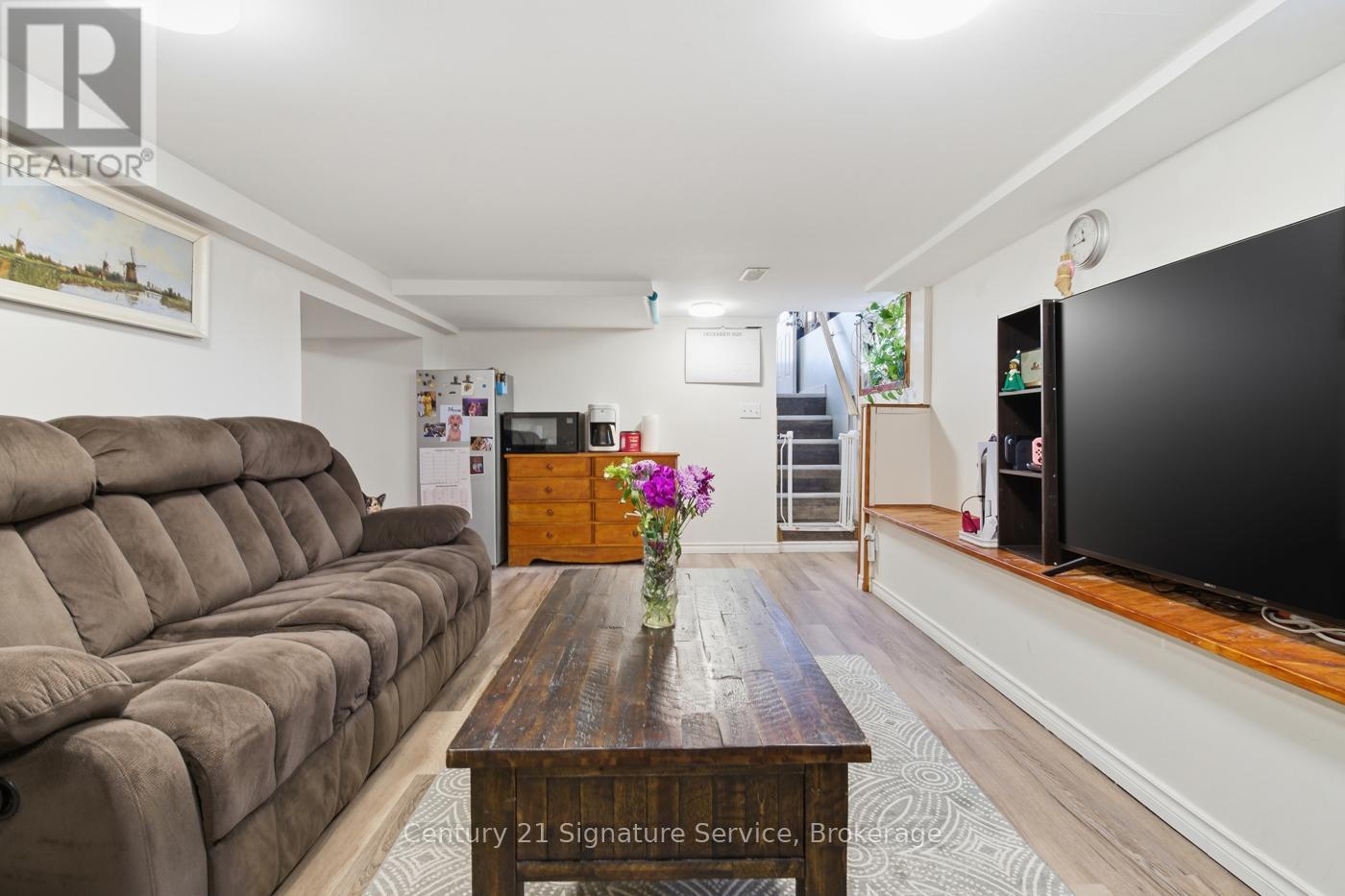 30 Louth Street, St. Catharines, ON - Indoor