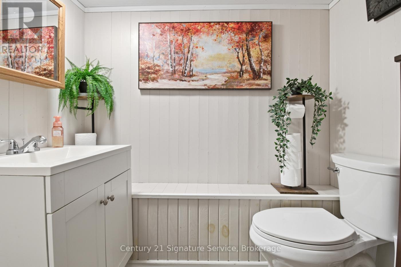 30 Louth Street, St. Catharines, ON - Indoor