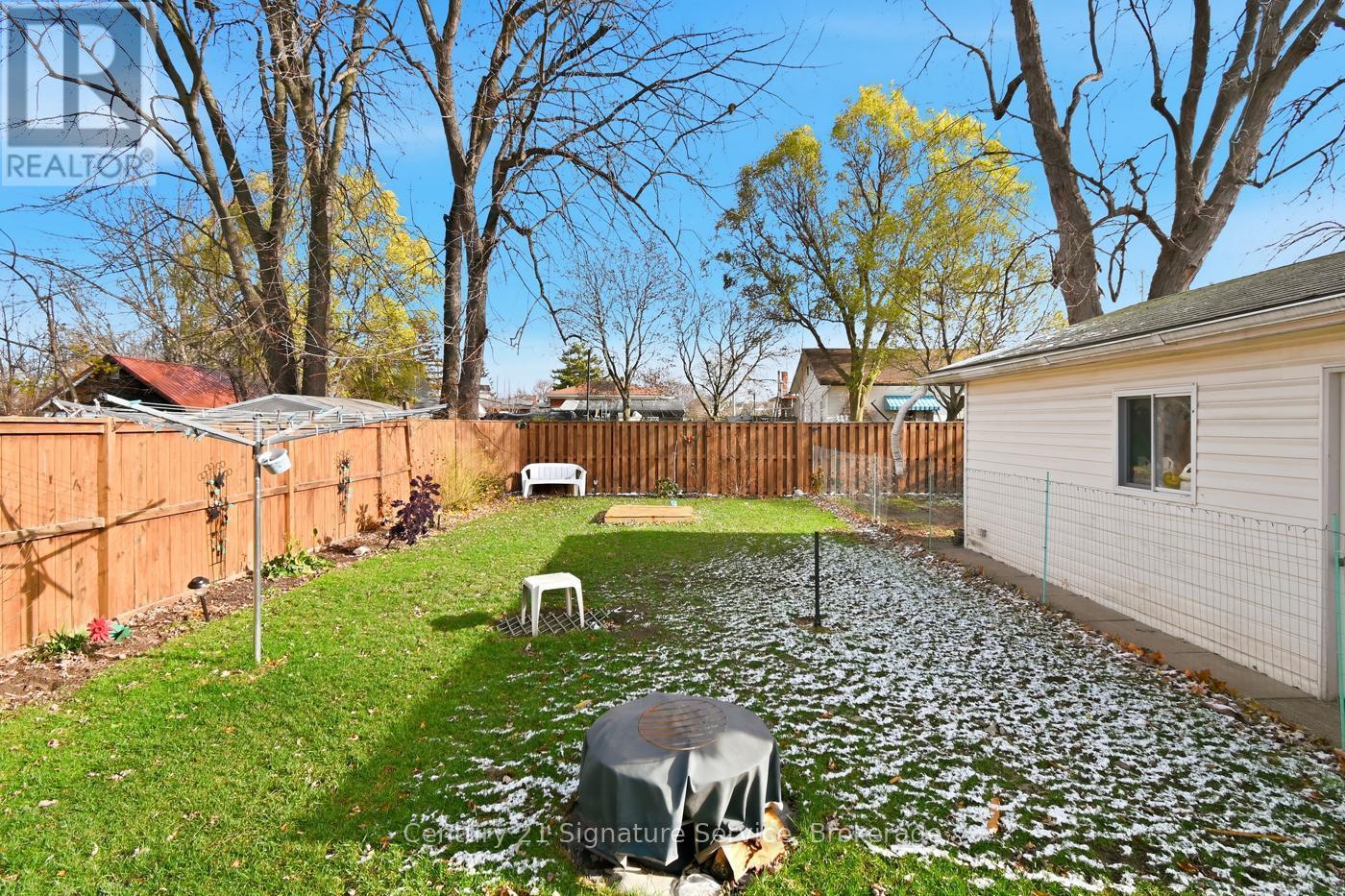 30 Louth Street, St. Catharines, ON - Outdoor