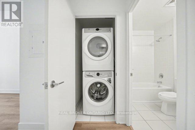 Ensuite Laundry - 921 - 56 Andre De Grasse Street S, Markham, ON - Indoor Photo Showing Laundry Room