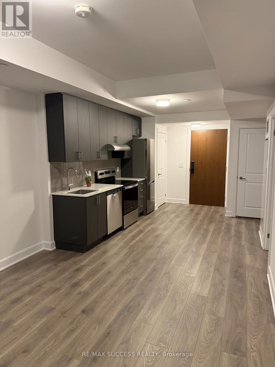 1205 - 3240 William Coltson Ave Avenue, Oakville, ON - Indoor Photo Showing Kitchen