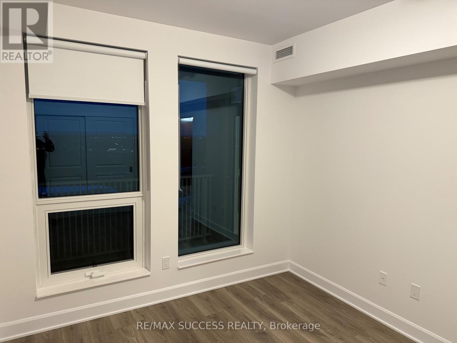 1205 - 3240 William Coltson Ave Avenue, Oakville, ON - Indoor Photo Showing Other Room