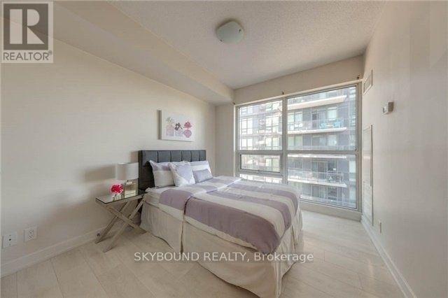 612 - 2220 Lakeshore Boulevard W, Toronto, ON - Indoor Photo Showing Bedroom