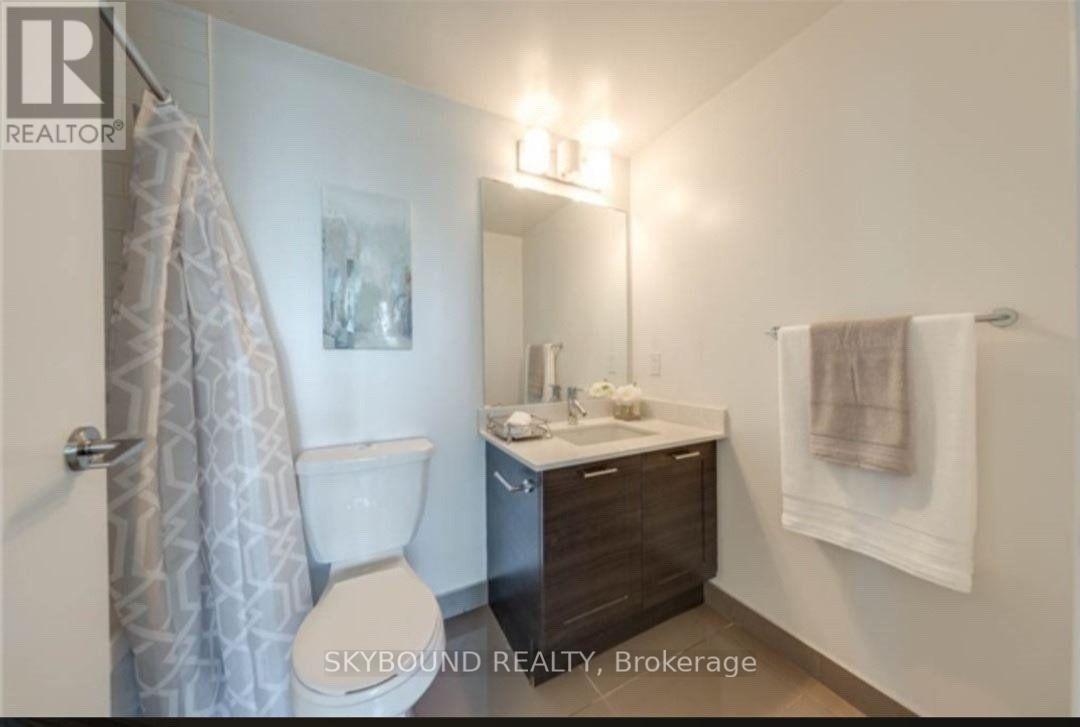 612 - 2220 Lakeshore Boulevard W, Toronto, ON - Indoor Photo Showing Bathroom