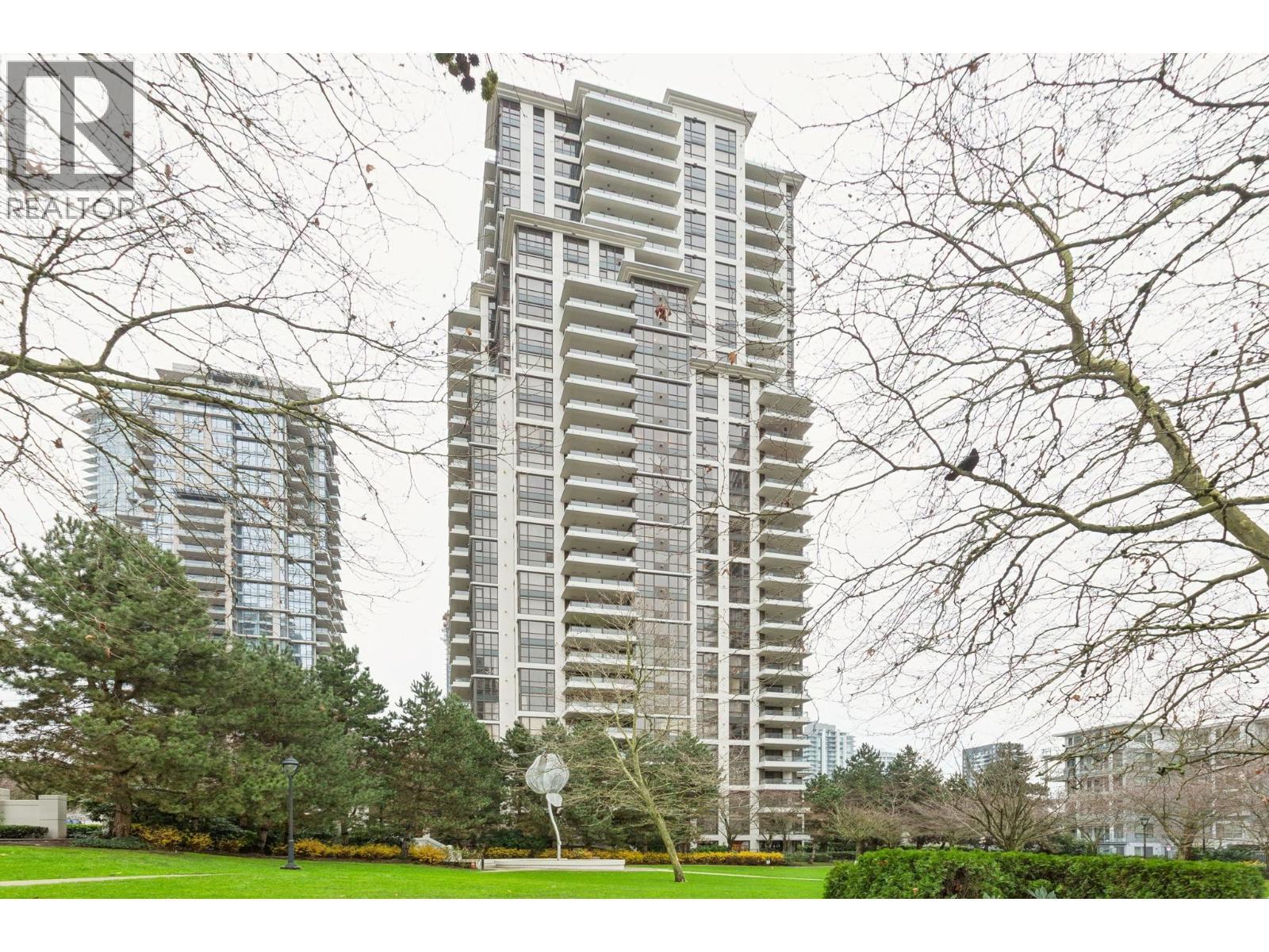 1902 2138 Madison Avenue, Burnaby, BC - Outdoor With Facade