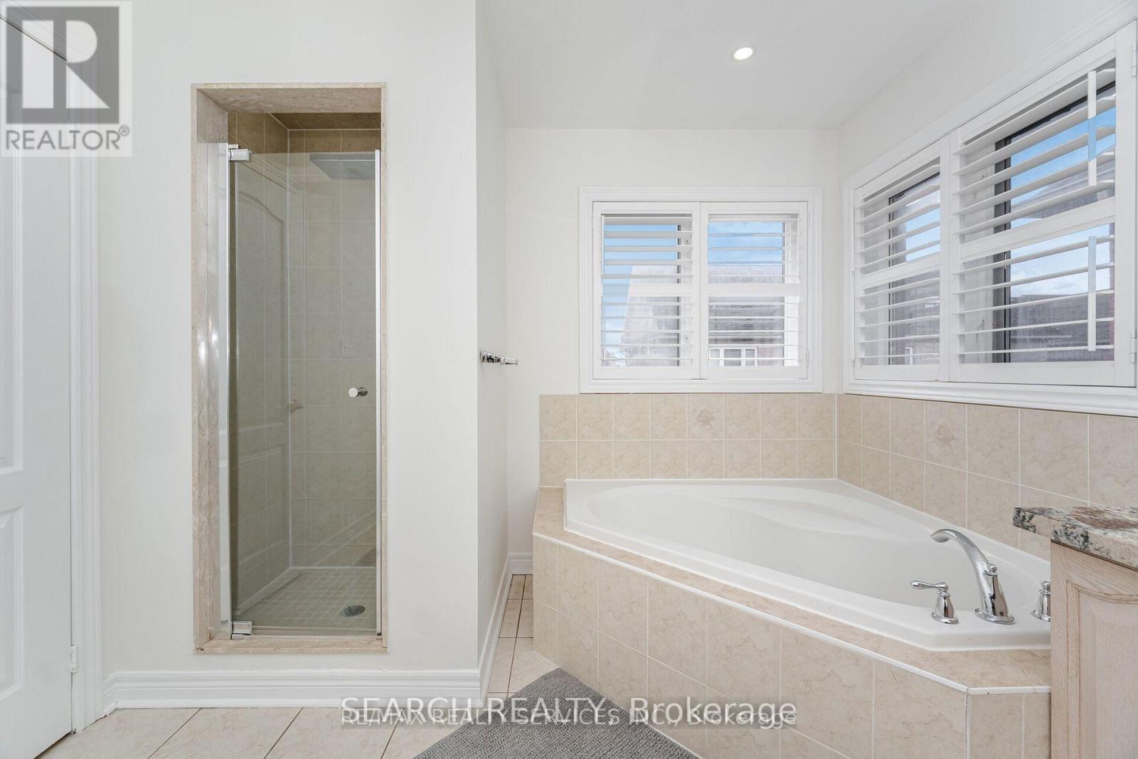 Upper - 20 Delmonico Road, Brampton, ON - Indoor Photo Showing Bathroom