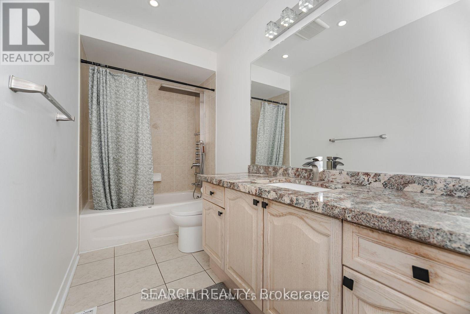 Upper - 20 Delmonico Road, Brampton, ON - Indoor Photo Showing Bathroom