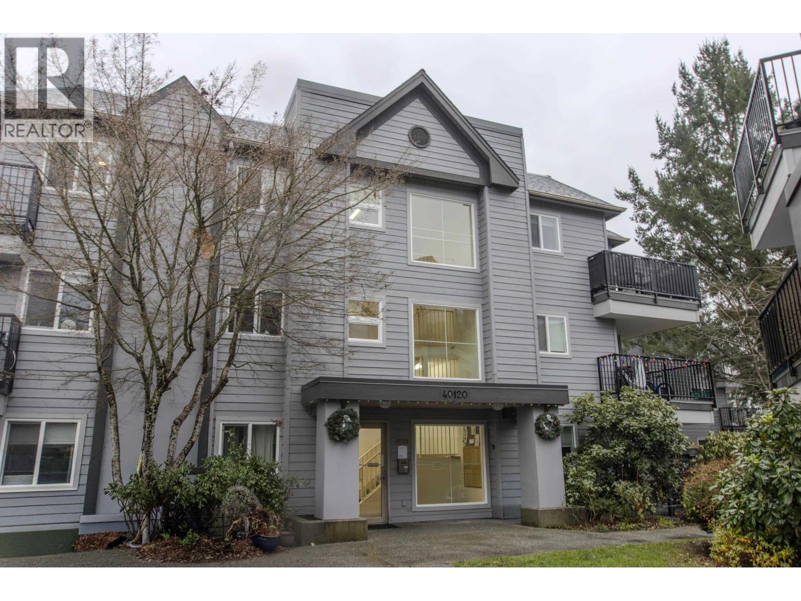 B109 40120 Willow Crescent, Squamish, BC - Outdoor With Facade