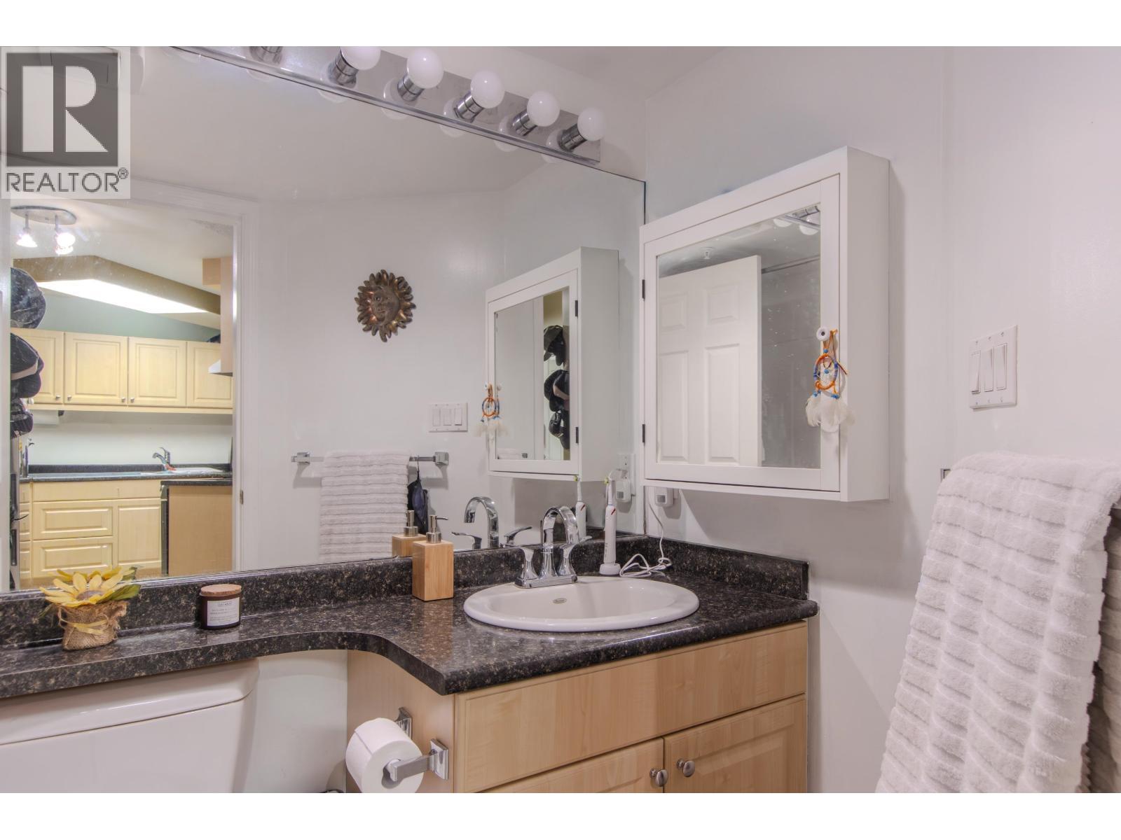 B109 40120 Willow Crescent, Squamish, BC - Indoor Photo Showing Bathroom