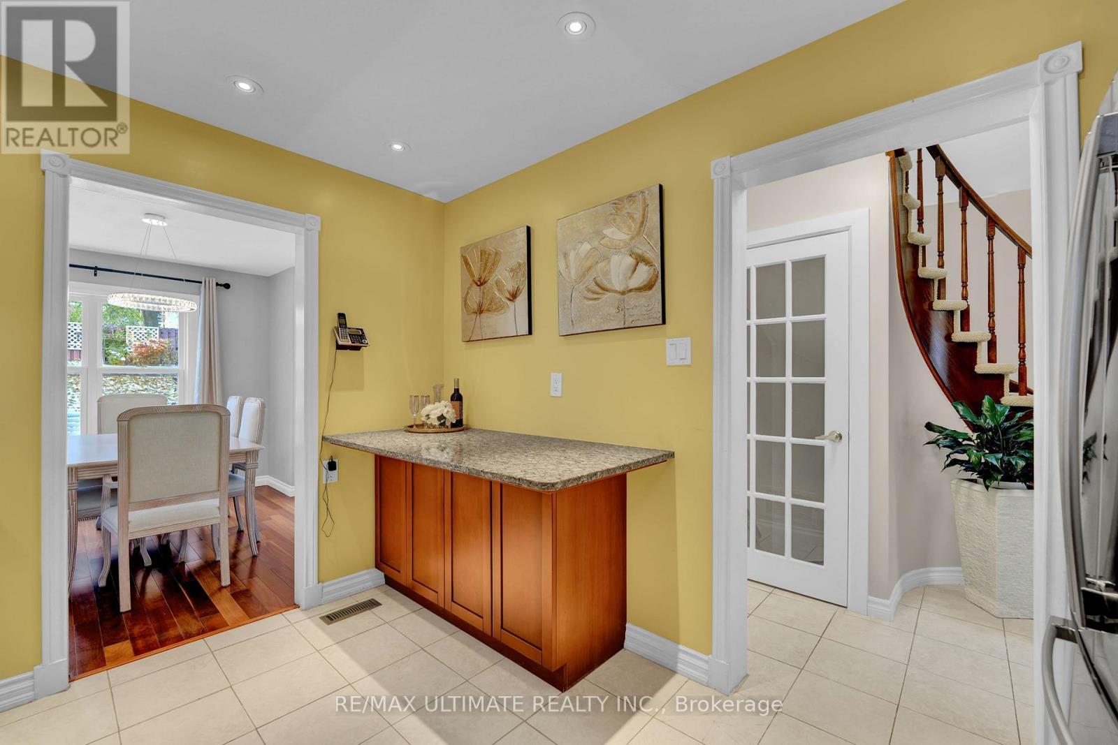 74 Robinson Crescent, Whitby, ON - Indoor Photo Showing Other Room