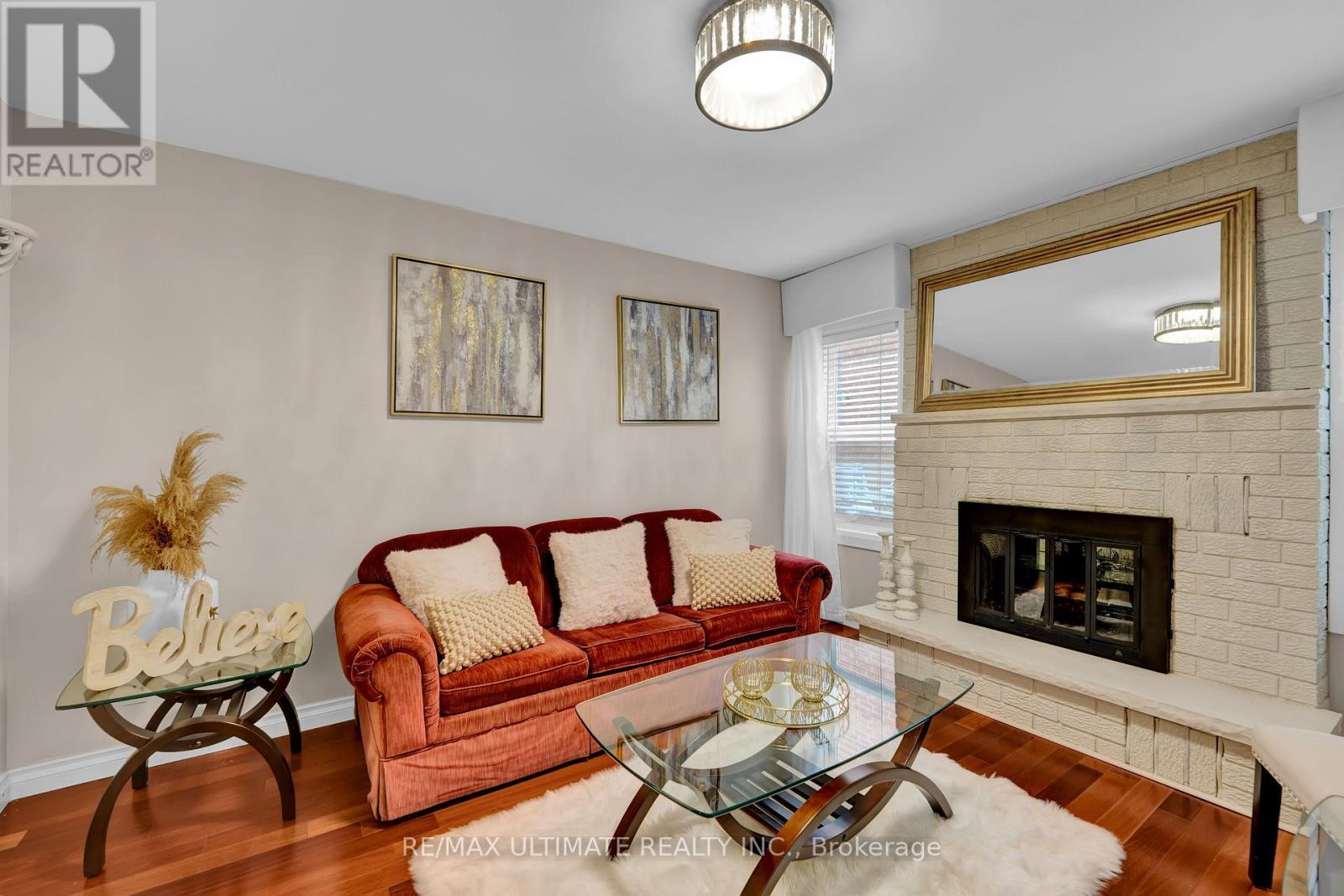 74 Robinson Crescent, Whitby, ON - Indoor Photo Showing Living Room With Fireplace