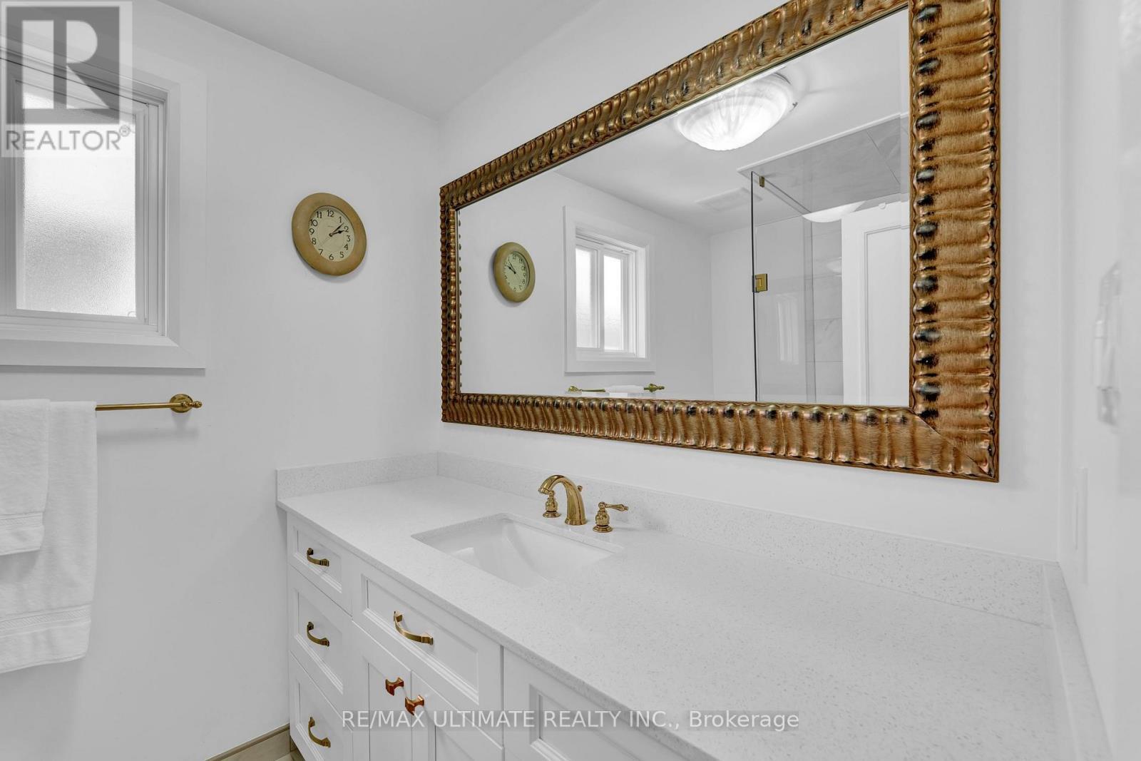74 Robinson Crescent, Whitby, ON - Indoor Photo Showing Bathroom