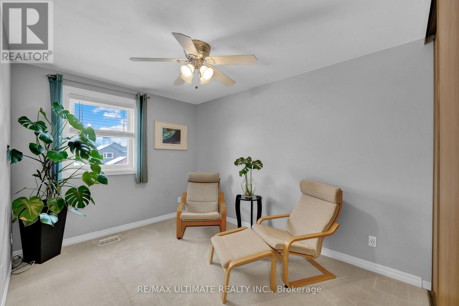 74 Robinson Crescent, Whitby, ON - Indoor