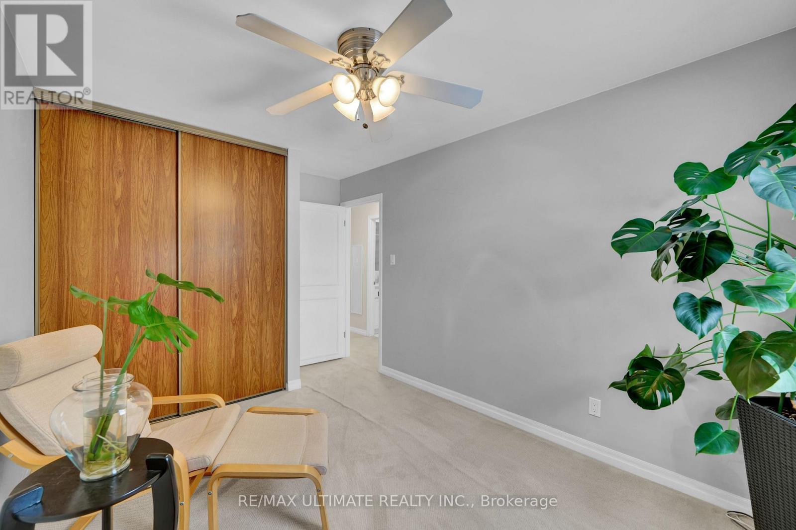 74 Robinson Crescent, Whitby, ON - Indoor